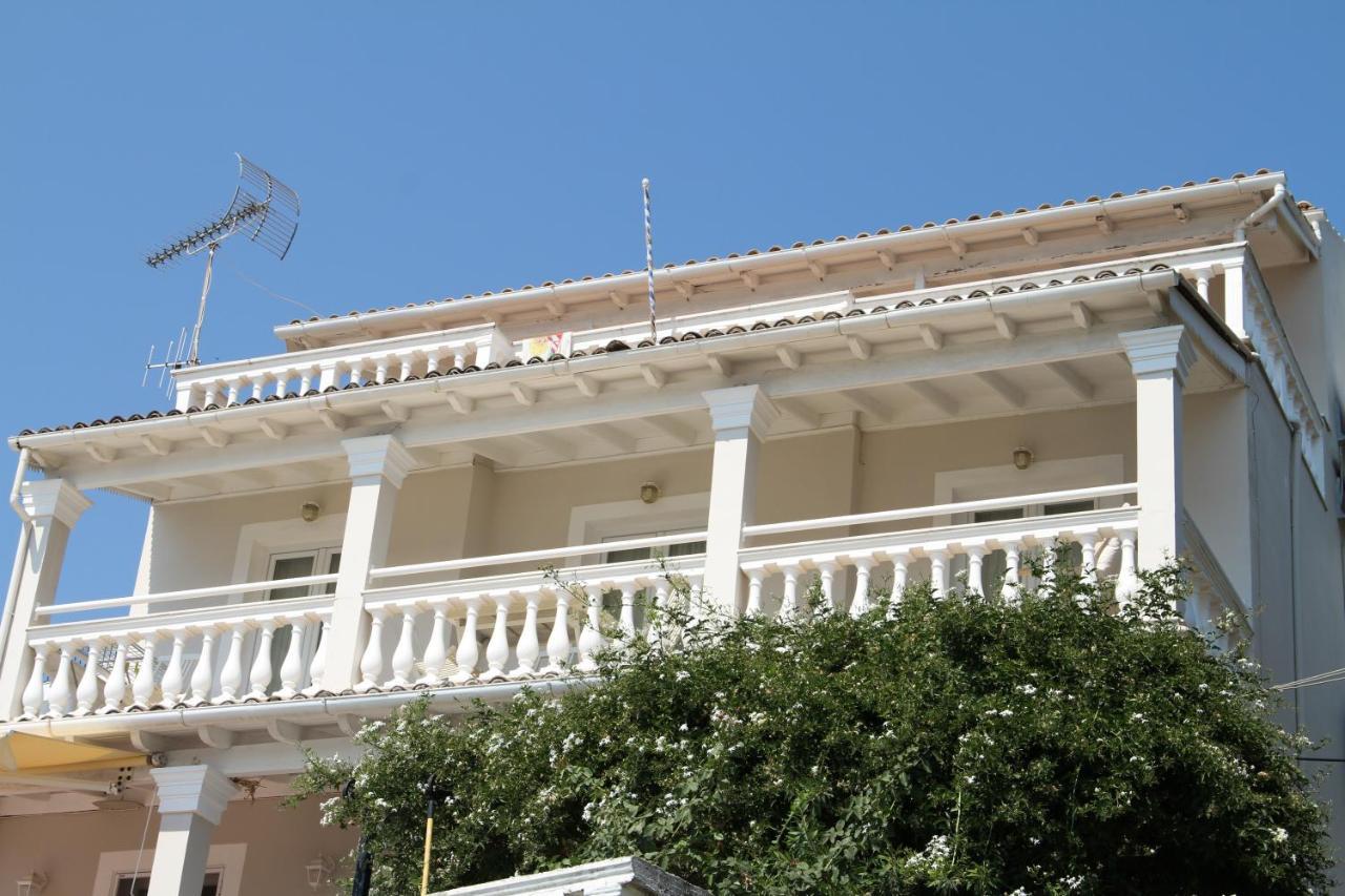 Seafront Elegant Apartament *