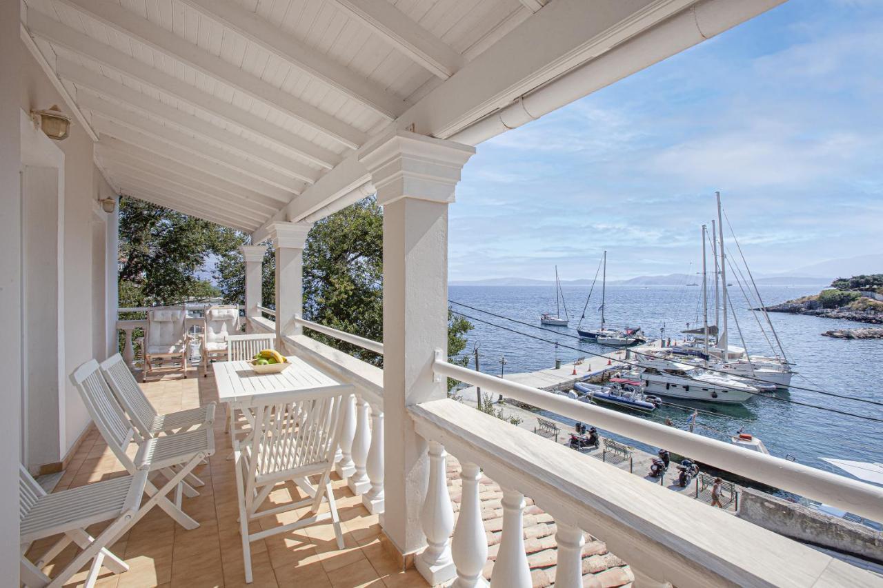 Seafront Elegant Appartement Kassiopi